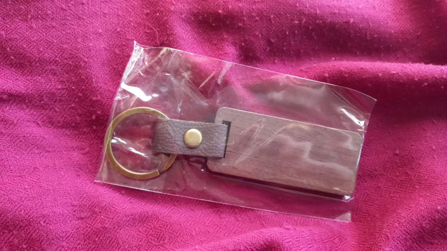 Donkere rechthoekige sleutelhanger